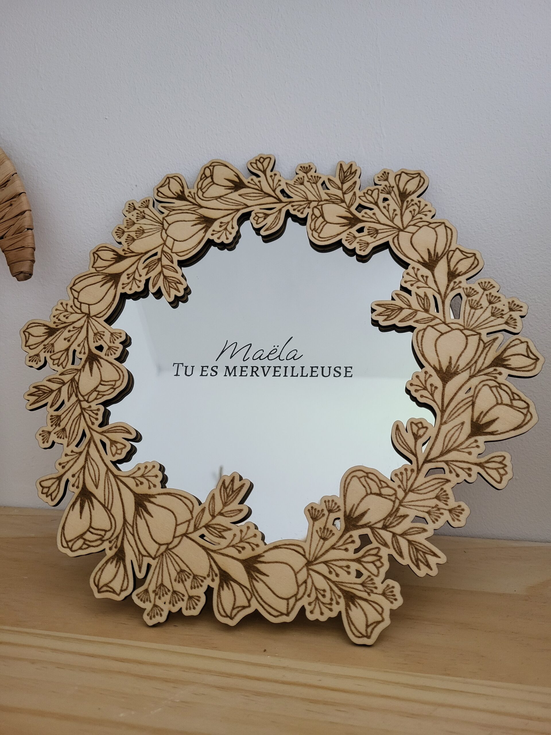 Miroir gravé fleurs